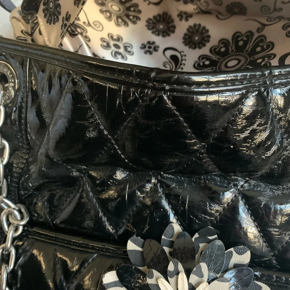 GRACE Handbag Adele Zebra Floral Bag in black - Picture 11 of 16